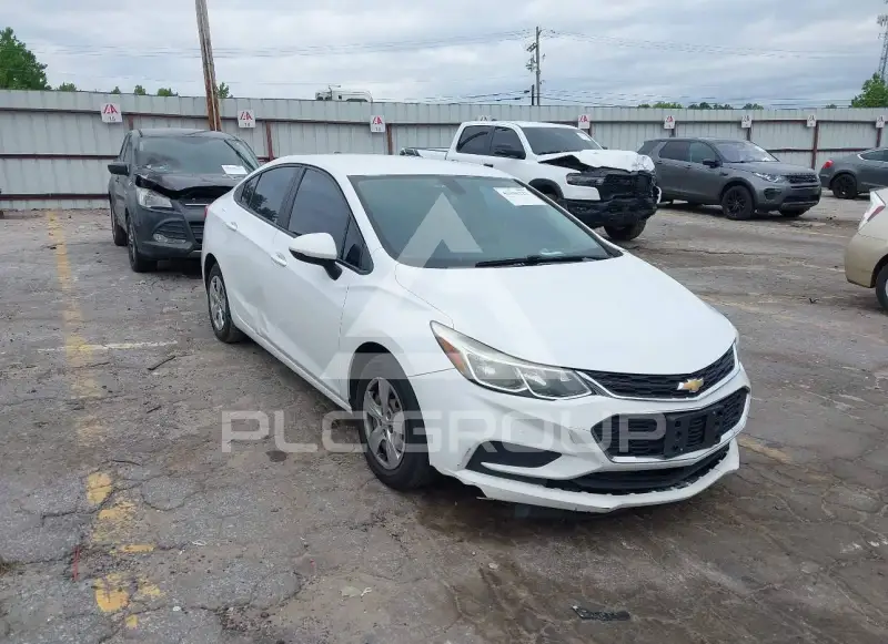 2017 Chevrolet Cruze photo