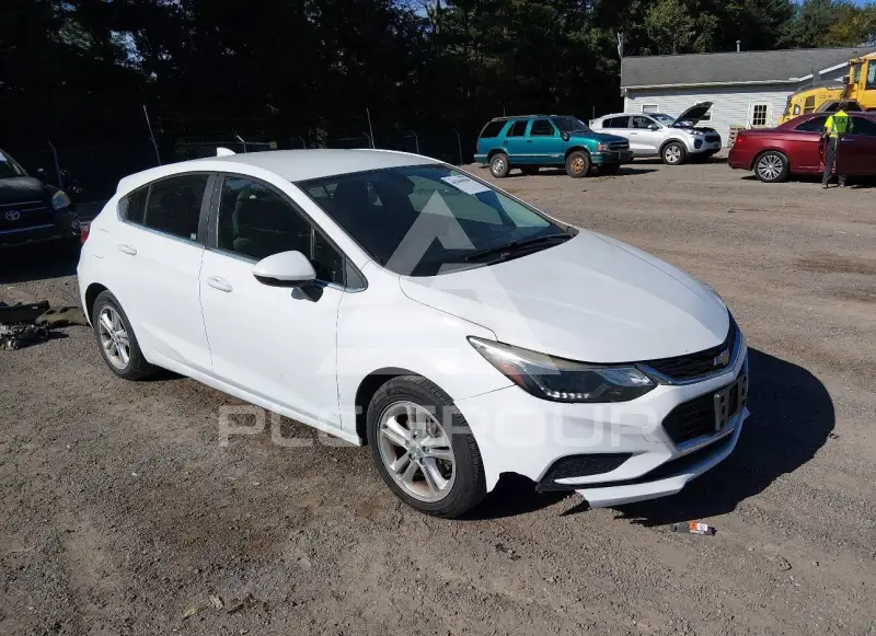 2017 Chevrolet Cruze photo