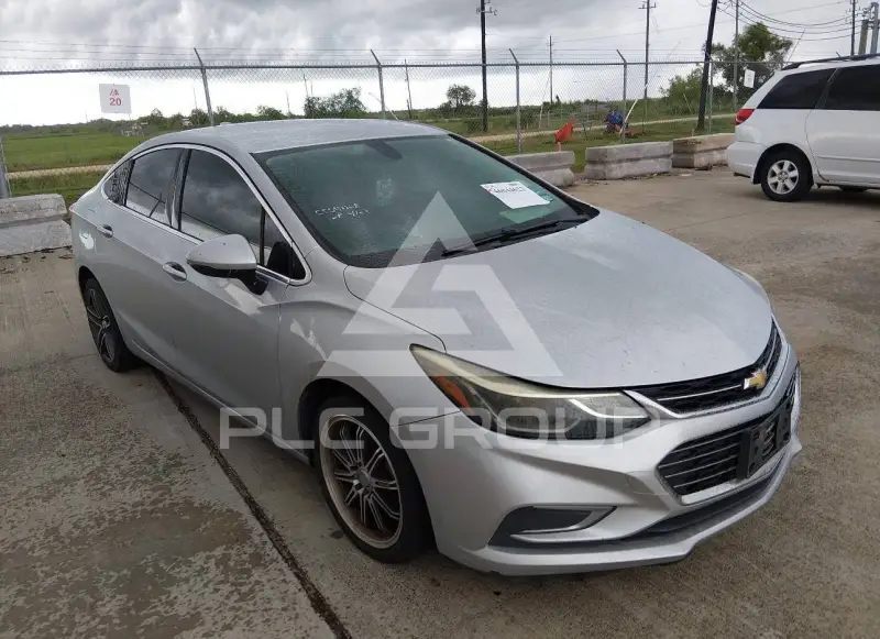 2017 Chevrolet Cruze photo