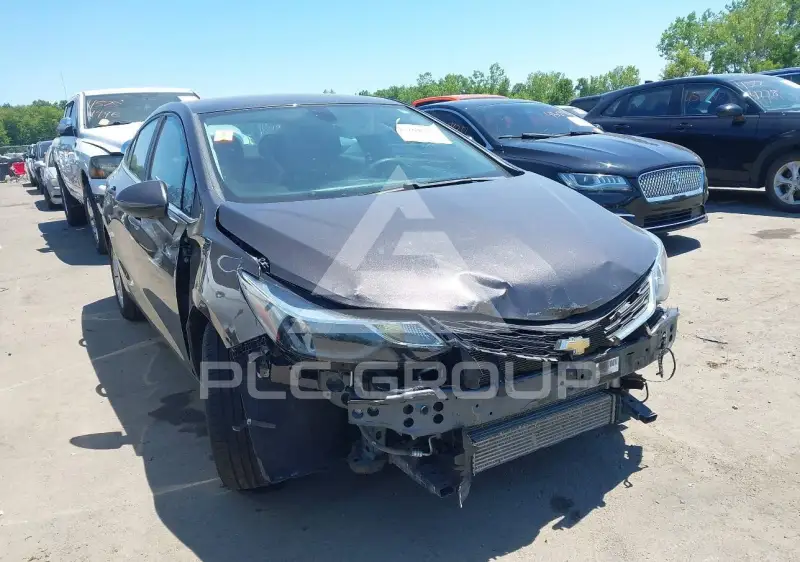 2017 Chevrolet Cruze photo