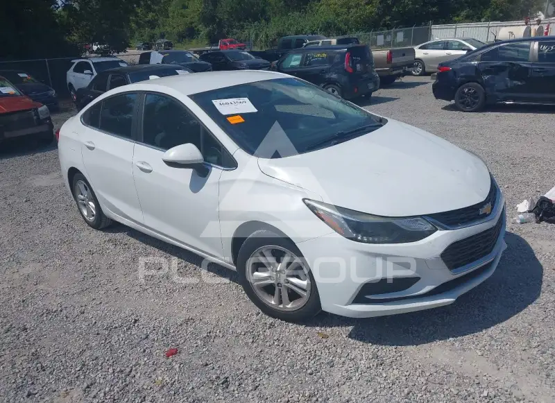 2017 Chevrolet Cruze photo