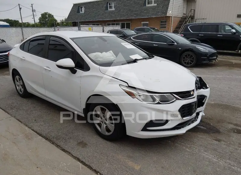 2017 Chevrolet Cruze photo