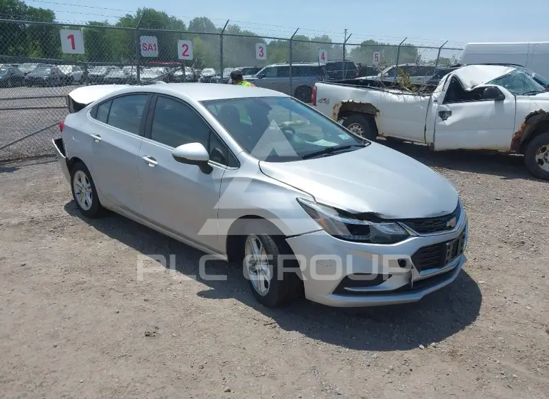2017 Chevrolet Cruze photo