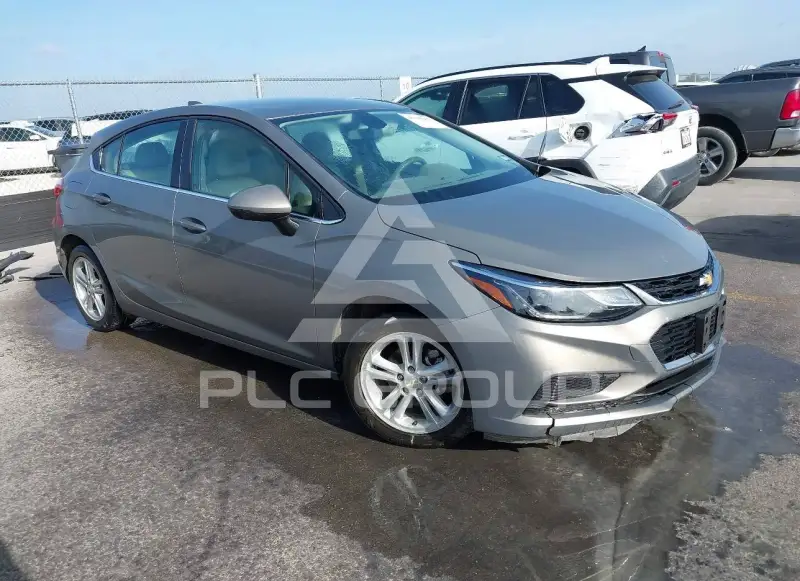 2017 Chevrolet Cruze photo