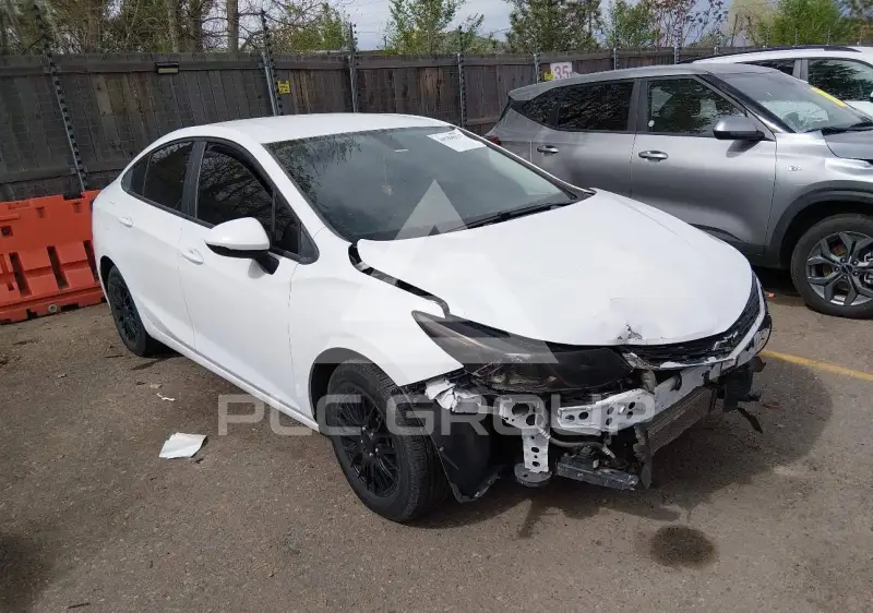2017 Chevrolet Cruze photo