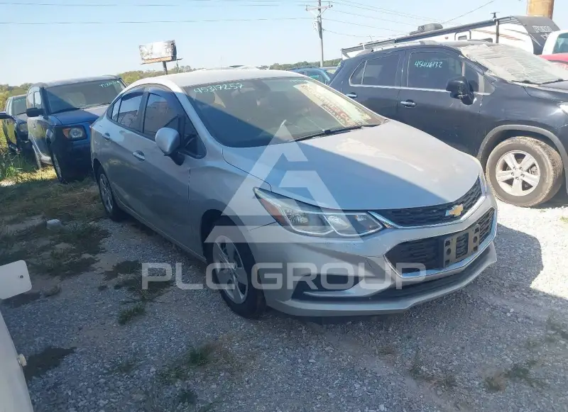 2017 Chevrolet Cruze photo