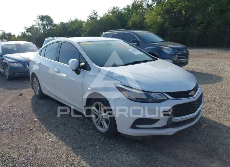 2017 Chevrolet Cruze photo
