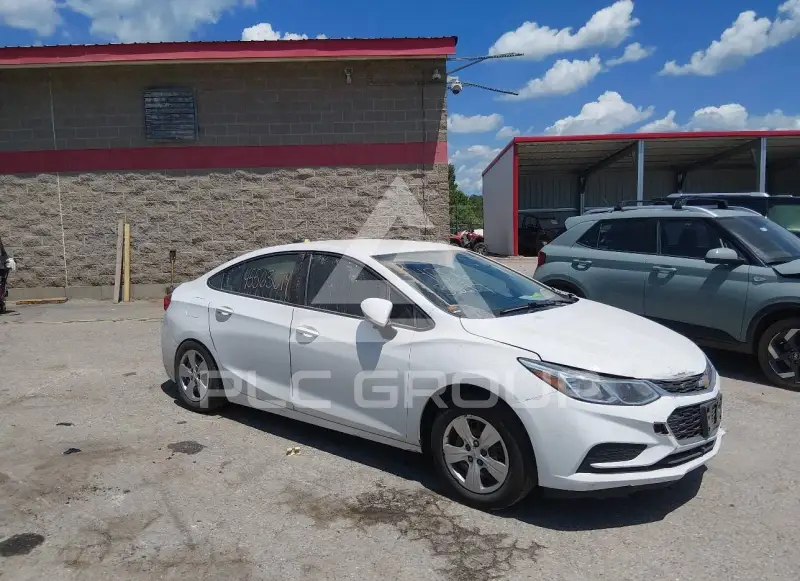 2017 Chevrolet Cruze photo