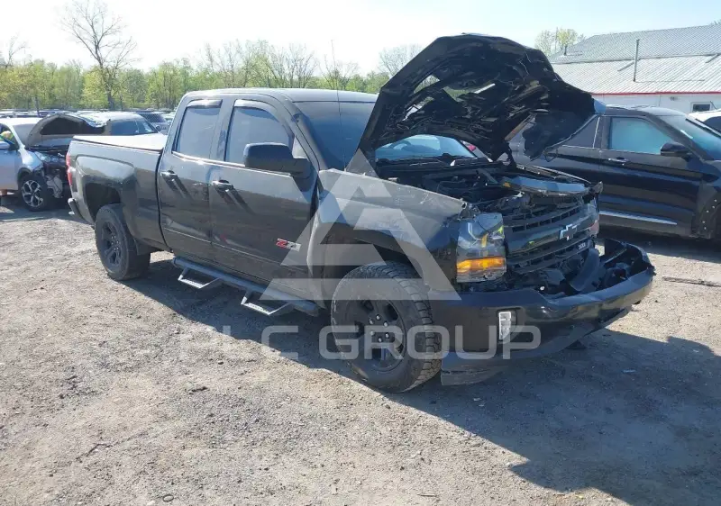 2017 Chevrolet Silverado photo