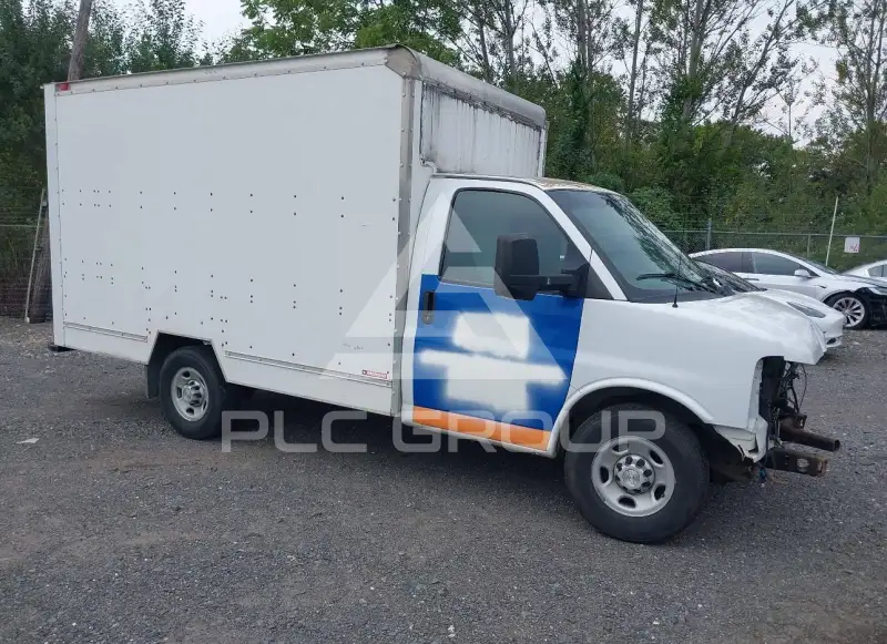 2017 Chevrolet Express photo