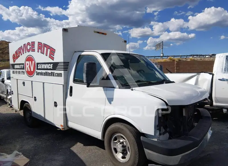 2017 Chevrolet Express photo
