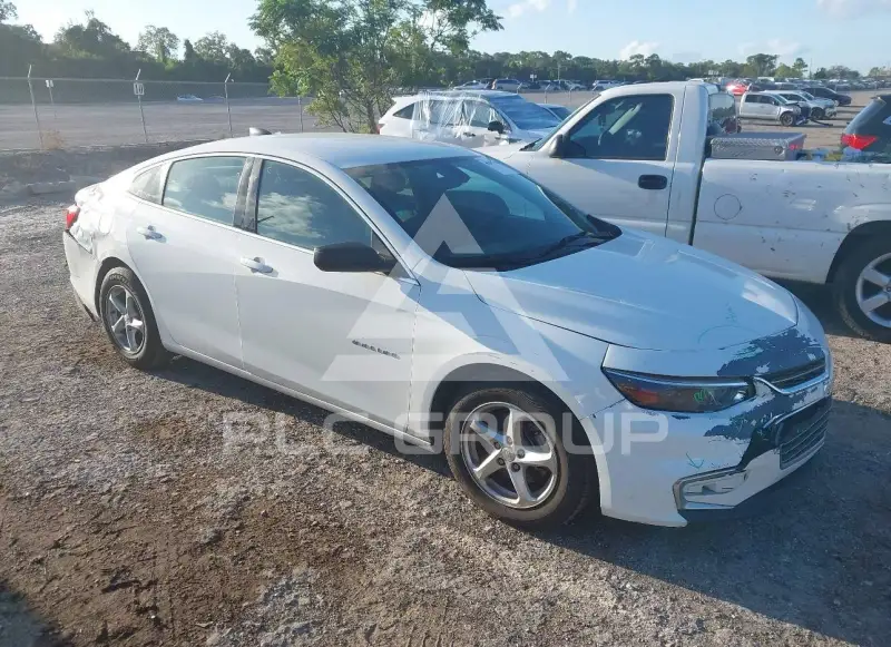 2017 Chevrolet Malibu photo