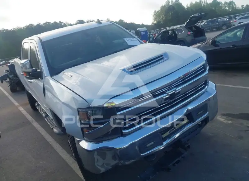2017 Chevrolet Silverado photo