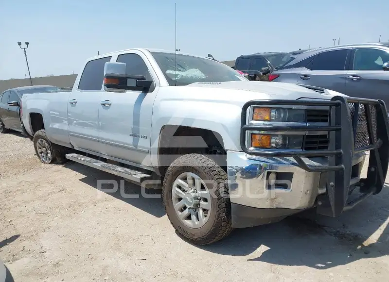 2017 Chevrolet Silverado фото