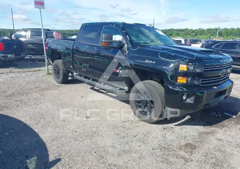 2017 Chevrolet Silverado photo