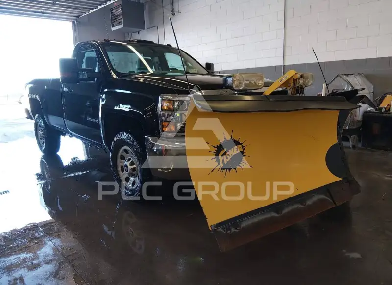 2017 Chevrolet Silverado фото
