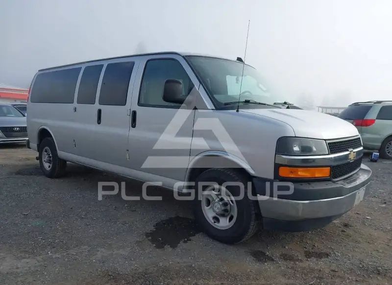 2017 Chevrolet Express photo