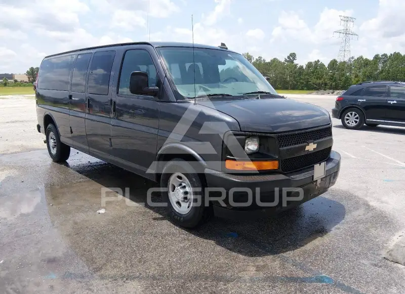 2017 Chevrolet Express фото