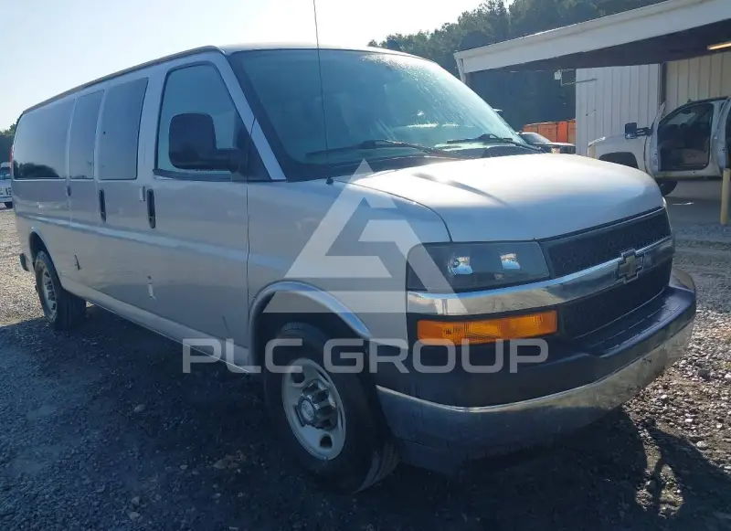 2017 Chevrolet Express photo