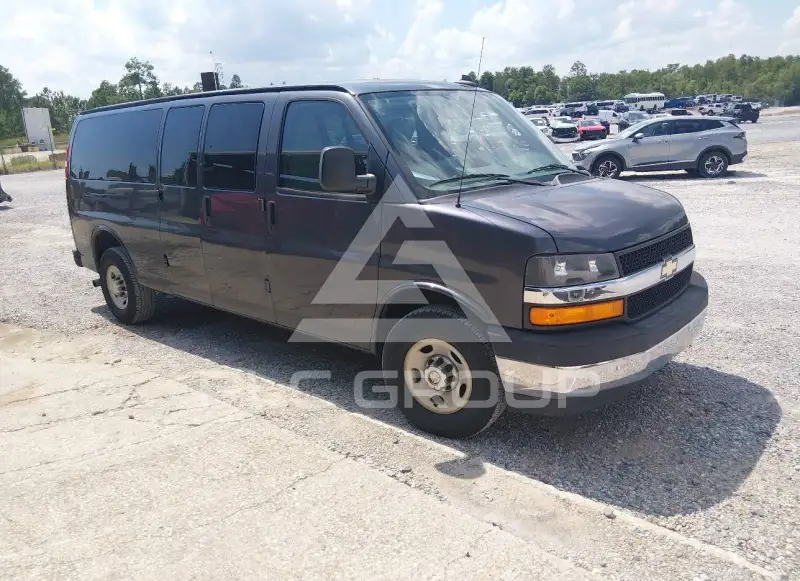 2017 Chevrolet Express photo