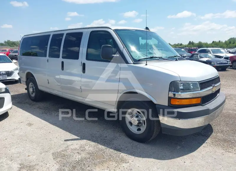 2017 Chevrolet Express photo