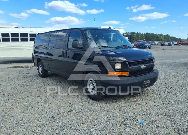 2017 Chevrolet Express photo