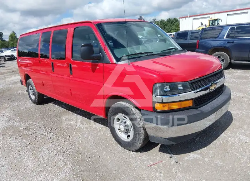 2017 Chevrolet Express фото
