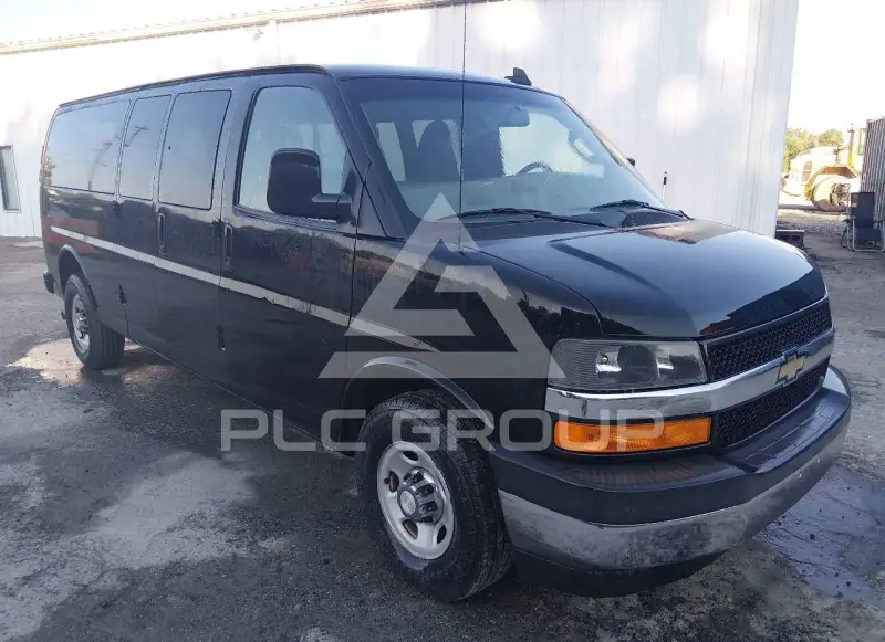 2017 Chevrolet Express photo