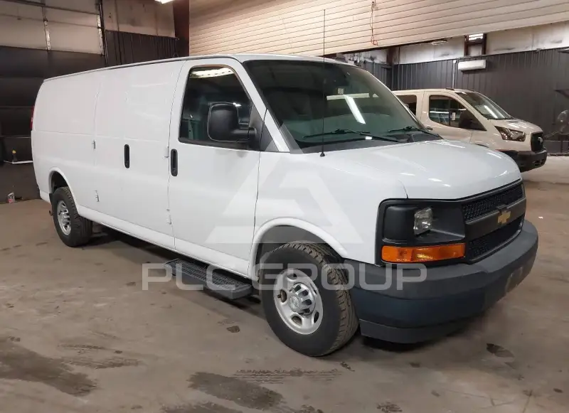 2017 Chevrolet Express фото