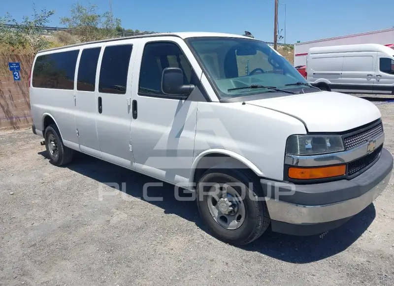 2017 Chevrolet Express photo