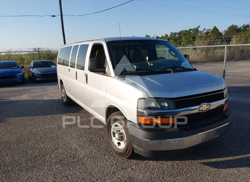 2017 Chevrolet Express photo