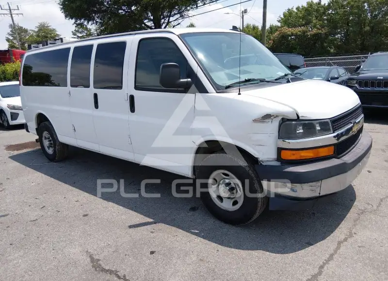 2017 Chevrolet Express photo