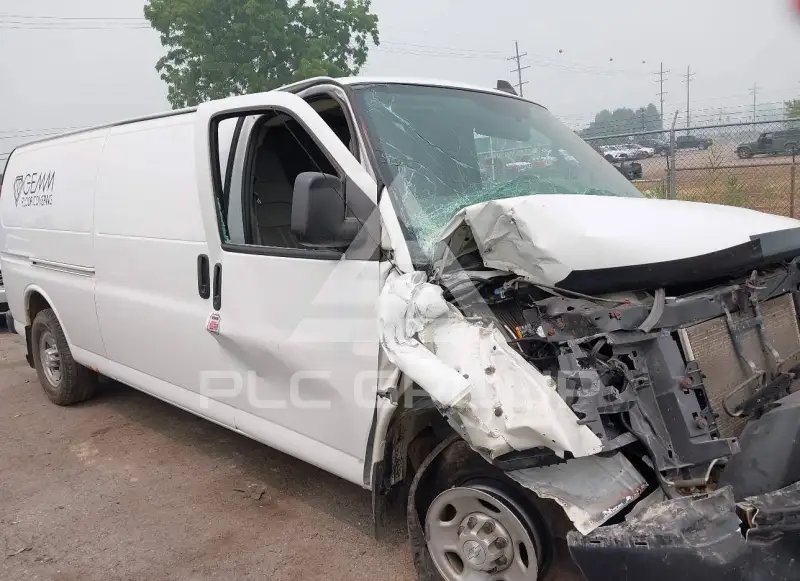 2017 Chevrolet Express photo
