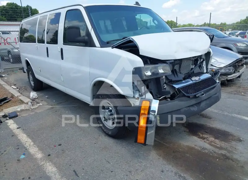 2017 Chevrolet Express фото