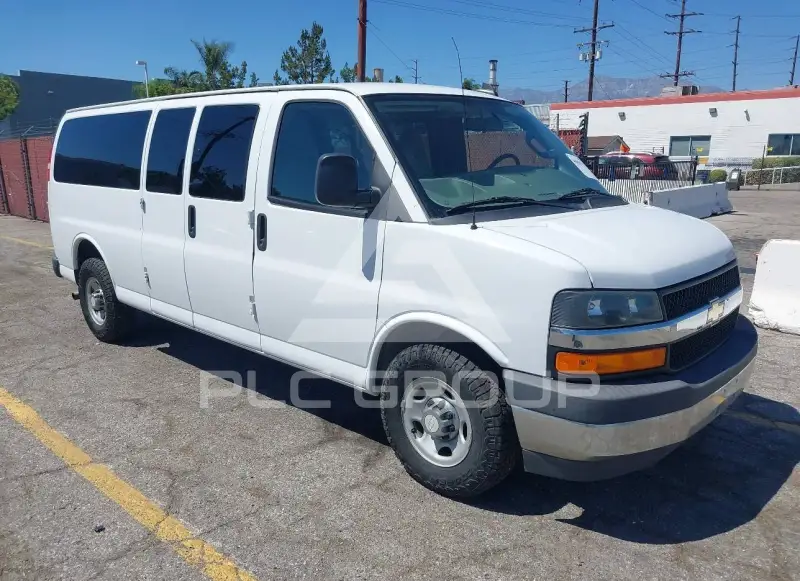 2017 Chevrolet Express photo