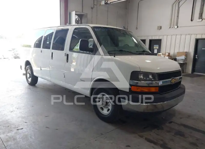 2017 Chevrolet Express фото
