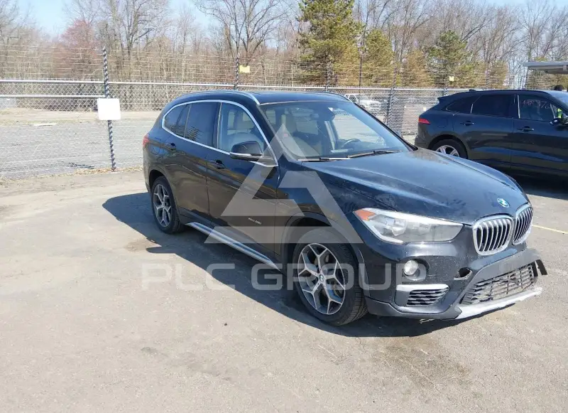 2017 BMW X1 фото