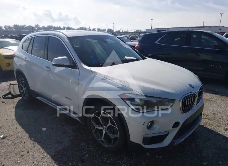 2017 BMW X1 фото