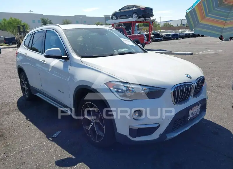 2017 BMW X1 фото