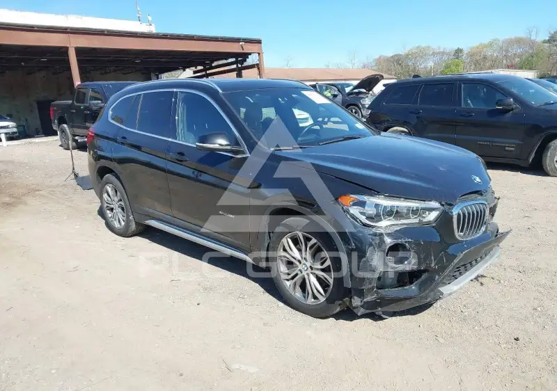 2017 BMW X1 фото