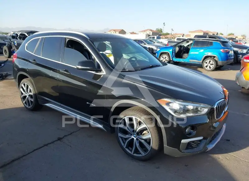 2017 BMW X1 photo