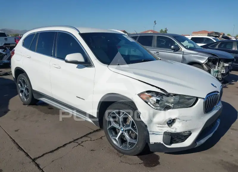2017 BMW X1 фото