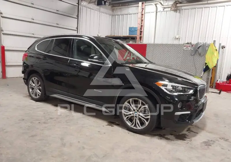 2017 BMW X1 фото