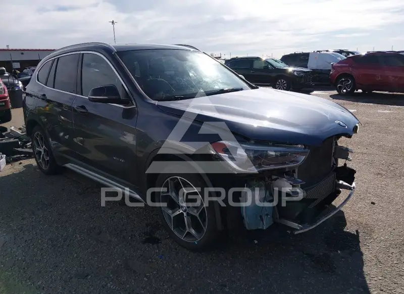 2017 BMW X1 фото