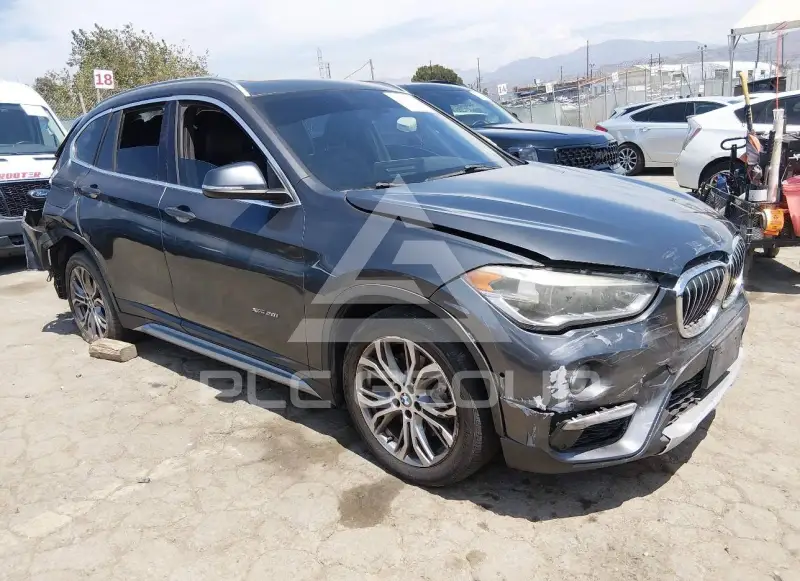 2017 BMW X1 фото
