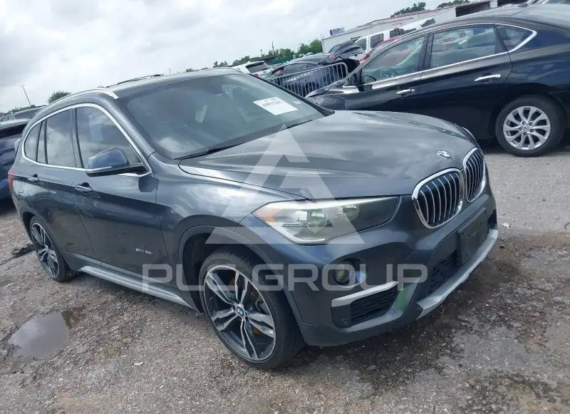 2017 BMW X1 photo