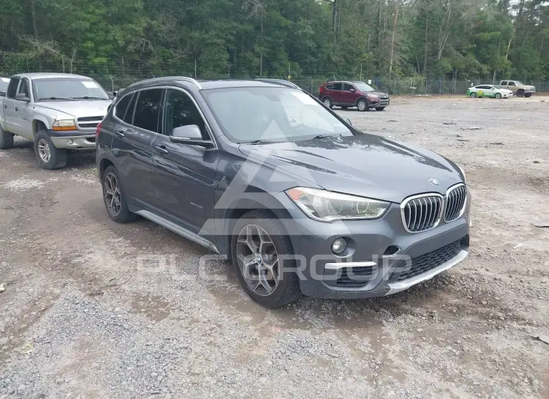 2017 BMW X1 фото