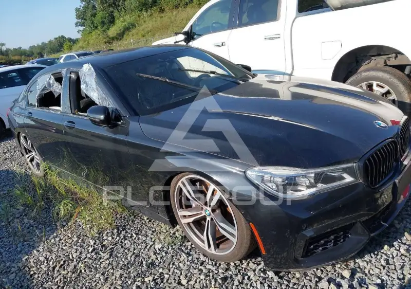 2017 BMW 750 photo