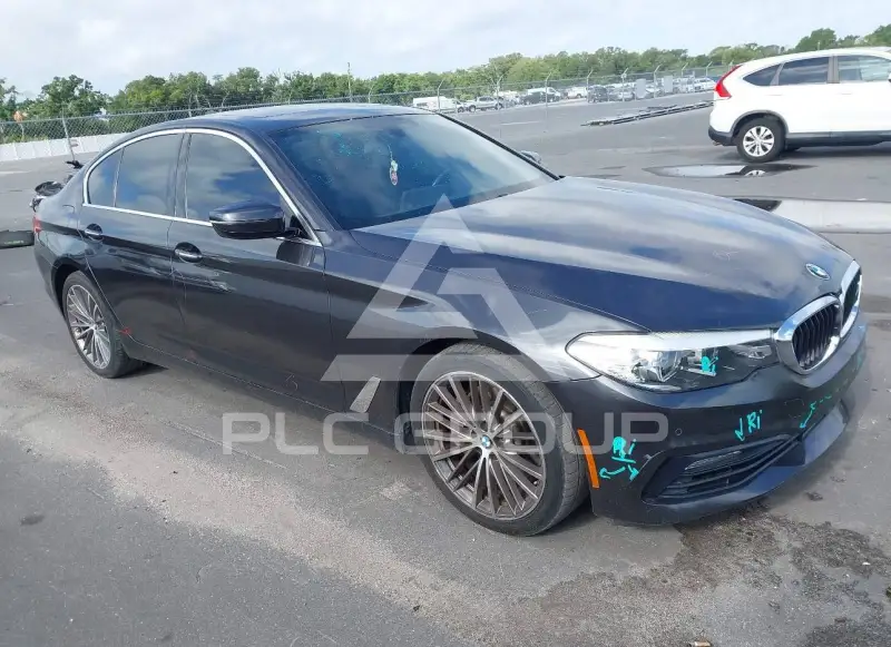2017 BMW 530 photo