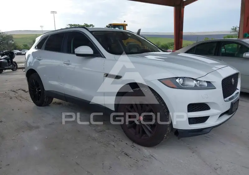 2017 Jaguar F-PACE photo